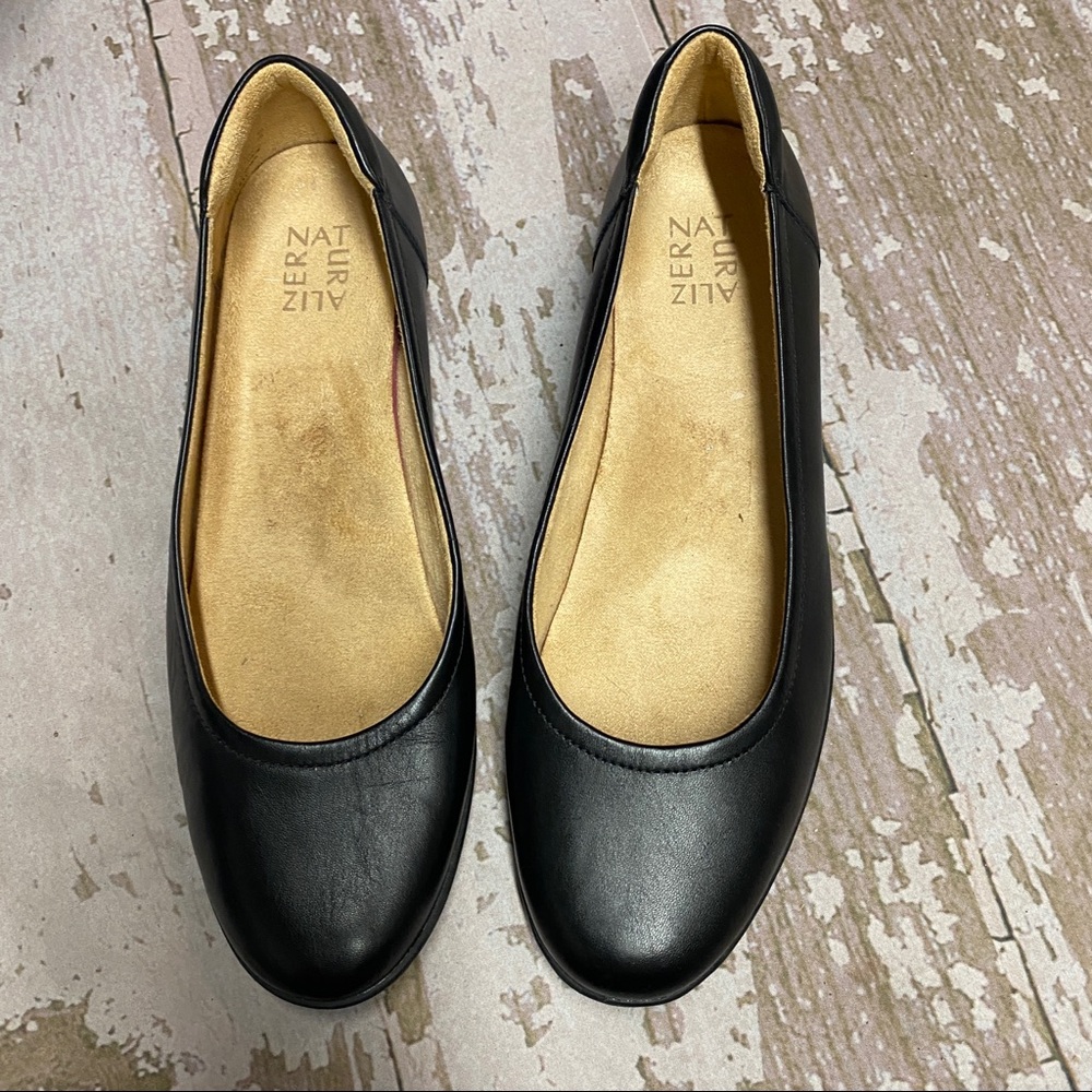 Naturalizer Black Leather Ballet Flats